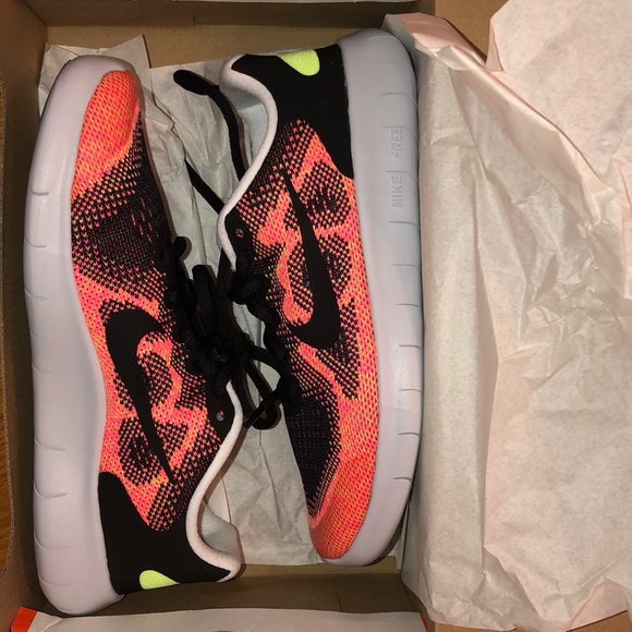 NIKE SNEAKERS - Picture 1 of 3